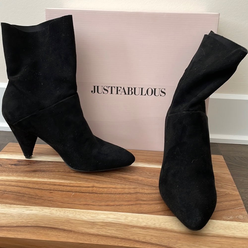 Black high heels boots